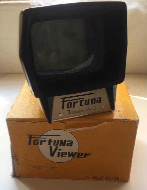 FORTUNA VIEWER   VINTAGE  2` X 2 ` SLIDE VIEWER IN ORIGINAL BOX , WITH  INSTRUCTION LEAFLET