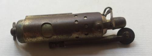 VINTAGE BRASS WW1 / WW2 COLLECTIBLE , WINDPROOF TRENCH LIGHTER  IN WORKING CONDITION