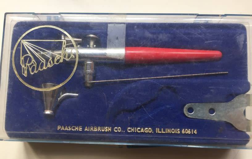 PAASCHE VINTAGE AIRBRUSH KIT IN ACRYLIC CASE