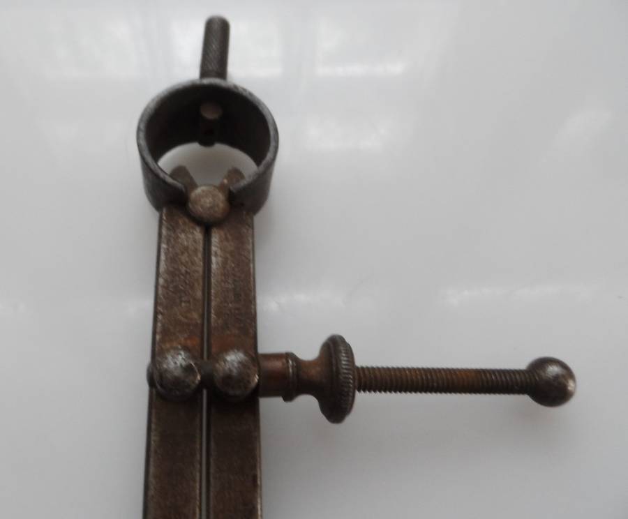 VINTAGE MOORE & WRIGHT , SHEFFIELD ENGLAND , 7 ins, / 180 mm , SPRING DIVIDERS, SCRIBERS,