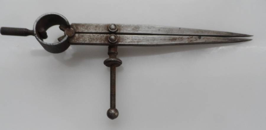 VINTAGE MOORE & WRIGHT , SHEFFIELD ENGLAND , 7 ins, / 180 mm , SPRING DIVIDERS, SCRIBERS,