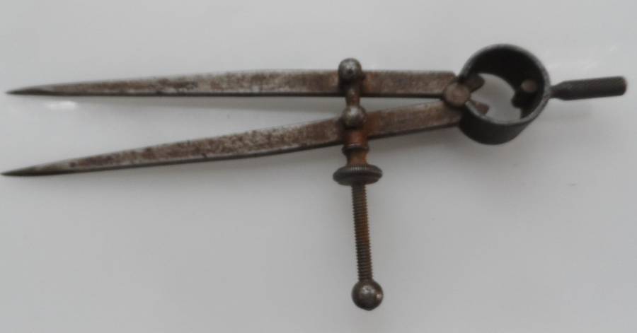 VINTAGE MOORE & WRIGHT , SHEFFIELD ENGLAND , 7 ins, / 180 mm , SPRING DIVIDERS, SCRIBERS,