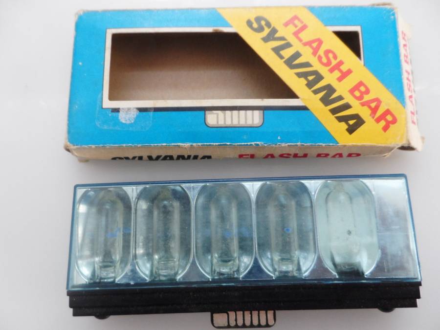 VINTAGE SYLVANIA FLASH BAR             original packaging
