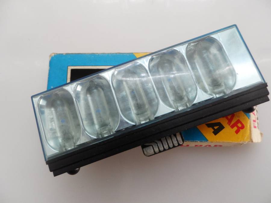 VINTAGE SYLVANIA FLASH BAR             original packaging
