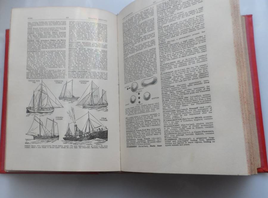 OLDHAMS  THE ILLUSTRATED ENCYCLOPAEDIA  VINTAGE HARD BOUND REPRINT 1960, 969 pages 20 pics fc 37 bw