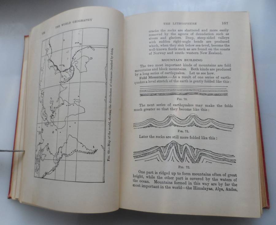 VINTAGE 1937 `THE WORLD A GENERAL GEOGRAPHY`for S A  schools J Dudley Stamp & J N Jamieson rare text