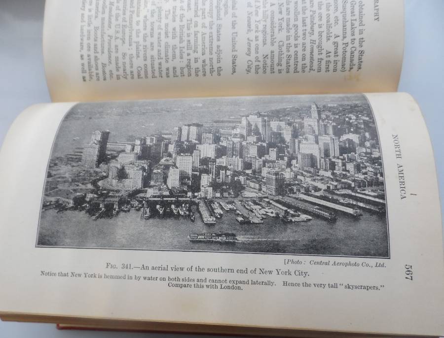 VINTAGE 1937 `THE WORLD A GENERAL GEOGRAPHY`for S A  schools J Dudley Stamp & J N Jamieson rare text