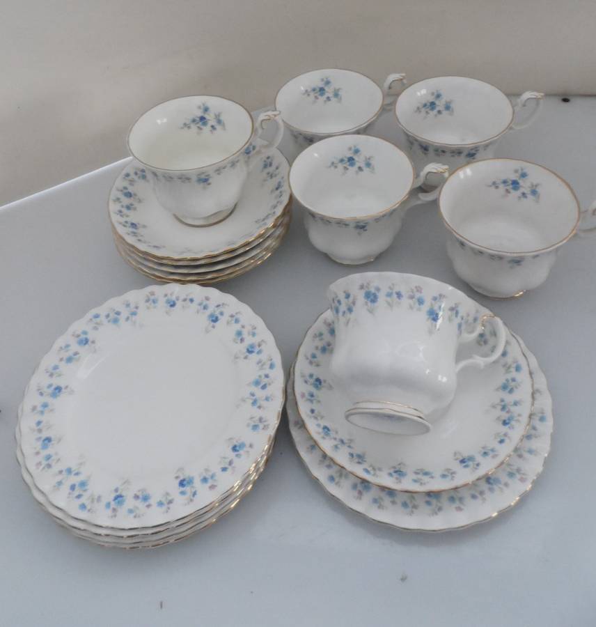 ROYAL ALBERT `MEMORY LANE ` TRIOS    6 available