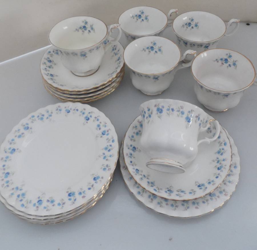 ROYAL ALBERT `MEMORY LANE ` TRIOS    6 available