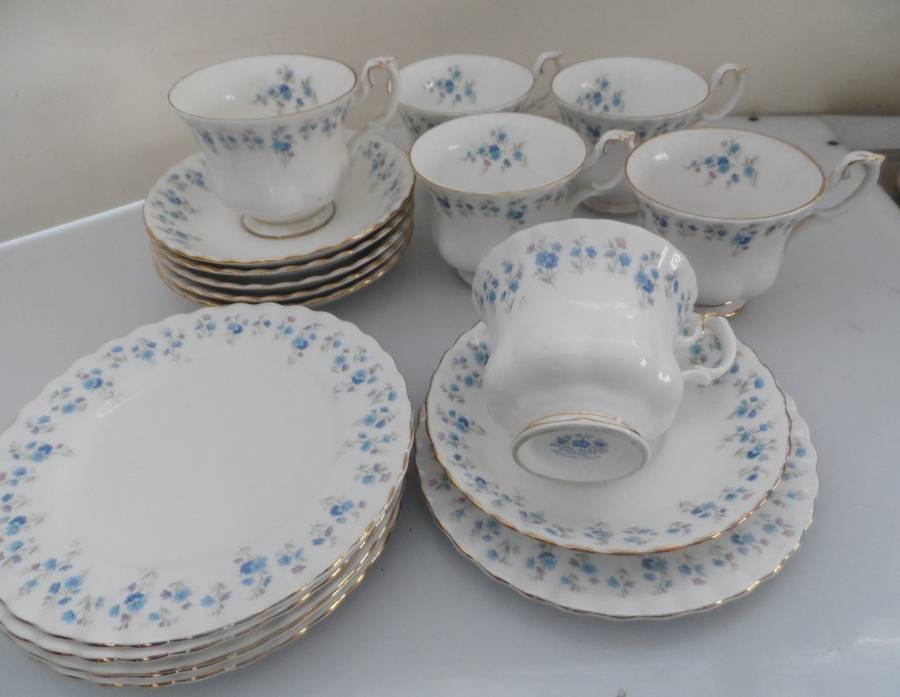 ROYAL ALBERT `MEMORY LANE ` TRIOS    6 available