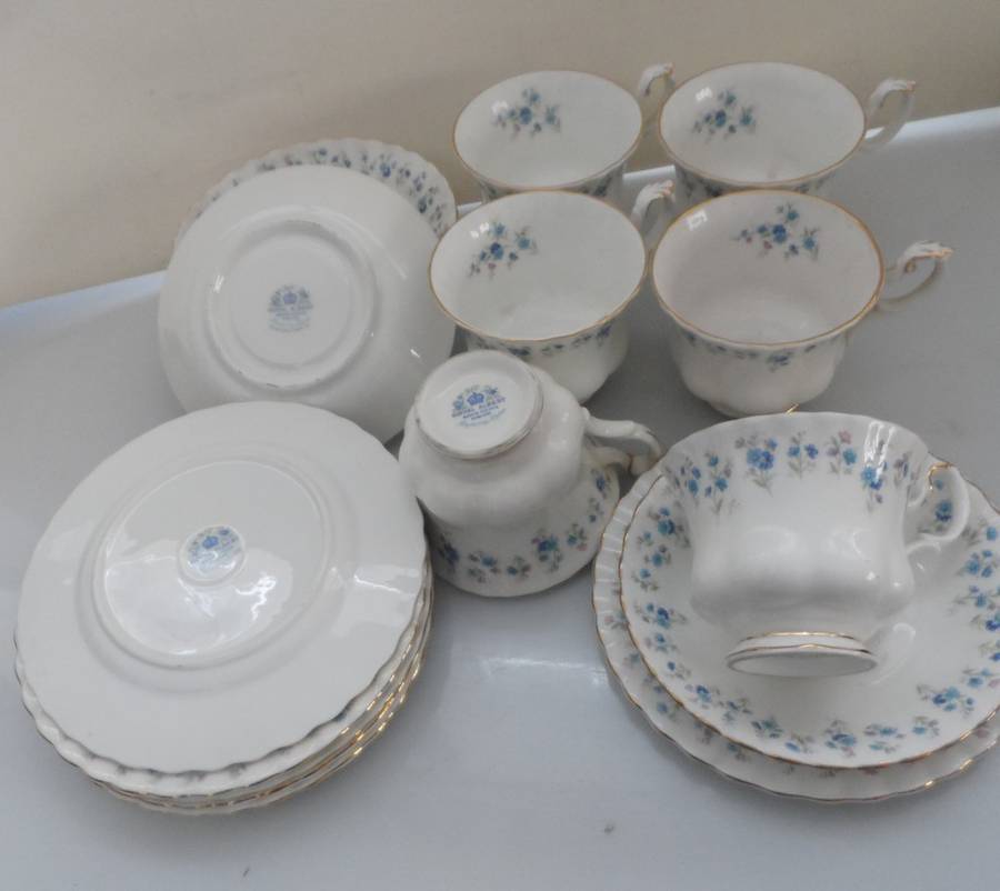 ROYAL ALBERT `MEMORY LANE ` TRIOS    6 available