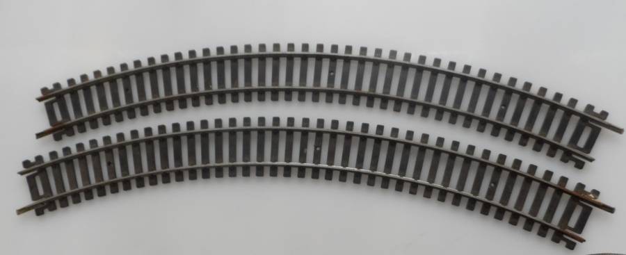 HO RAIL TRACKs , LIMA ITALY , 2 X CURVES 280 mm / 11 ins  , R360 , < 45 deg.