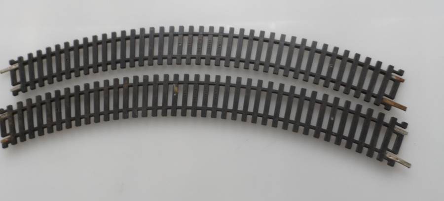 HO RAIL TRACKs , LIMA ITALY , 2 X CURVES 280 mm / 11 ins  , R360 , < 45 deg.