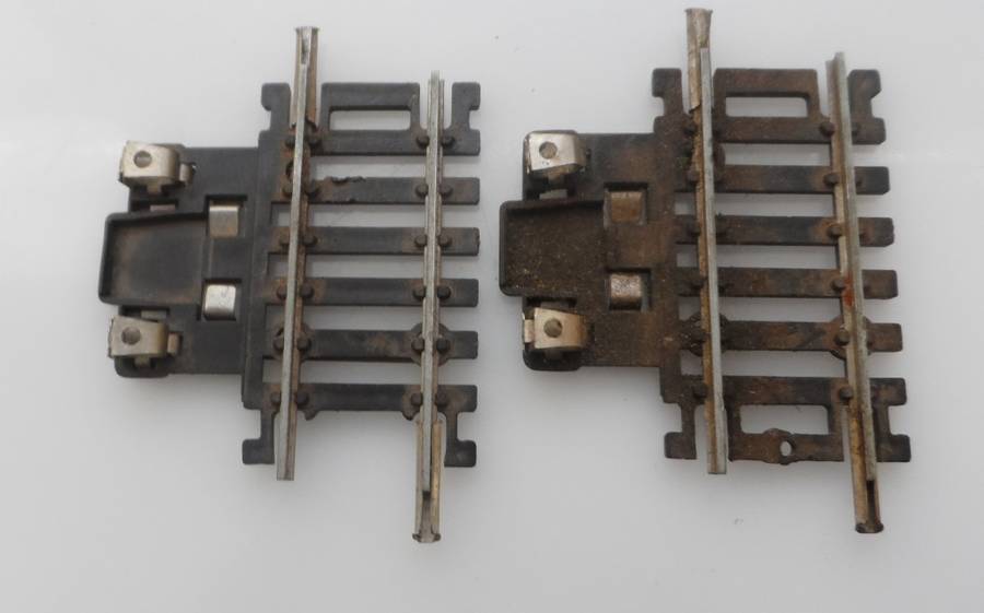 HO RAIL TRACKs , LIMA ITALY ,2 X  SHORT TRACK 50 mm, 2 ins ,PWR  CONNECTORS