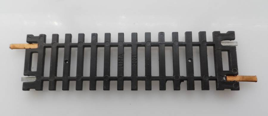 HO RAIL TRACKs , LIMA ITALY , 1 X  SHORT TRACK SECTION  110 mm, 4 1/4   ins ,STRAIGHT  TRACK SECTION
