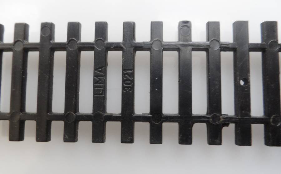 HO RAIL TRACKs , LIMA ITALY , 1 X  SHORT TRACK SECTION  110 mm, 4 1/4   ins ,STRAIGHT  TRACK SECTION