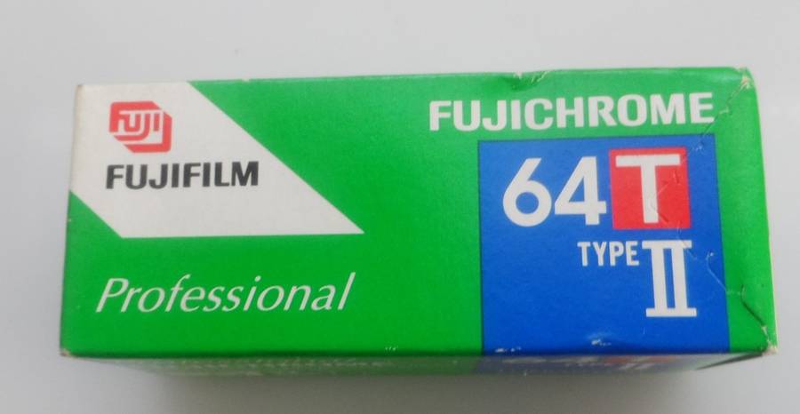 FUJI PROFESSIONAL, FUJICHROME ,64 T, TYPE II ,  BATCH 7075011 ,EXPIRED 2002-12 FILM ROLLS X 1