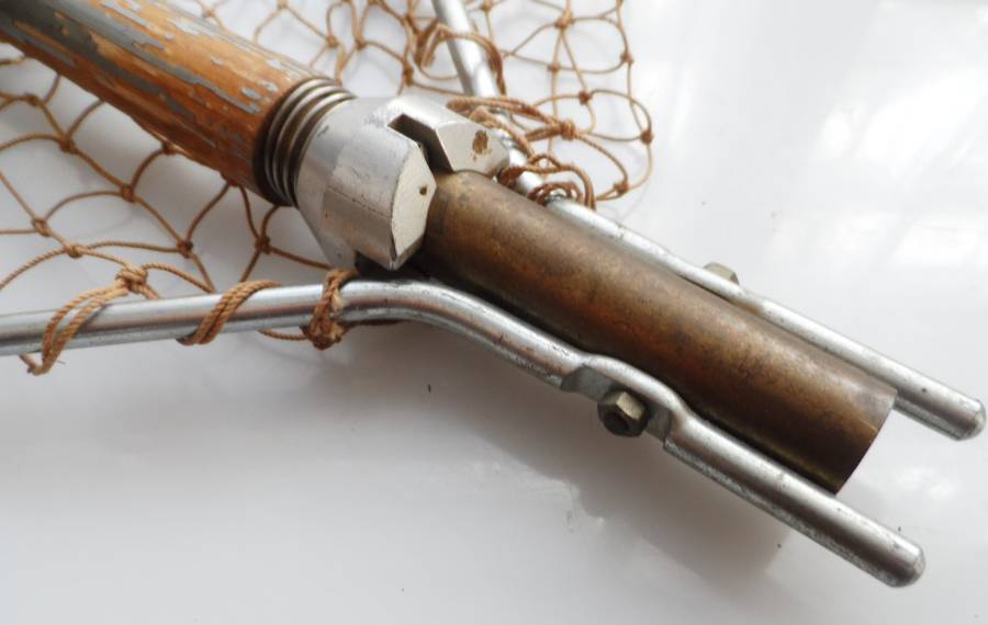 ABU SWEDEN LIGHTWEIGHT , FOLDING , TROUT LANDING NET  vintage 1970,s