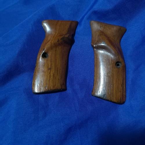CZ-75 Pistol Grip, Classic Wood, Vintage. Also fits CZ85, TZ75 F9, Sphinx