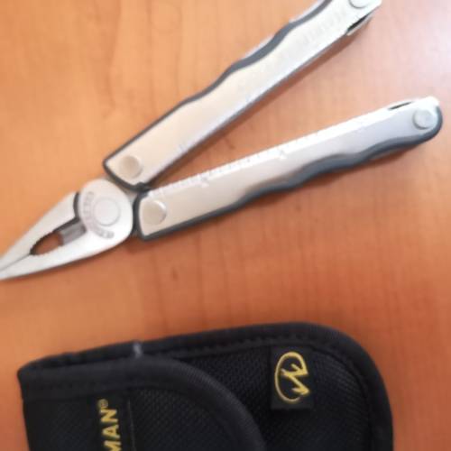 Leatherman KICK with belt pouch