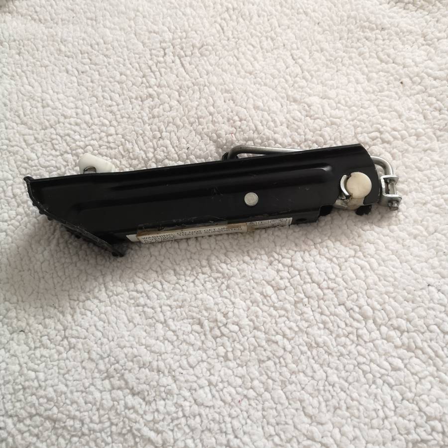 BMW/ Mercedes Jack. Suits vehicles from 2002 upwards. Unused