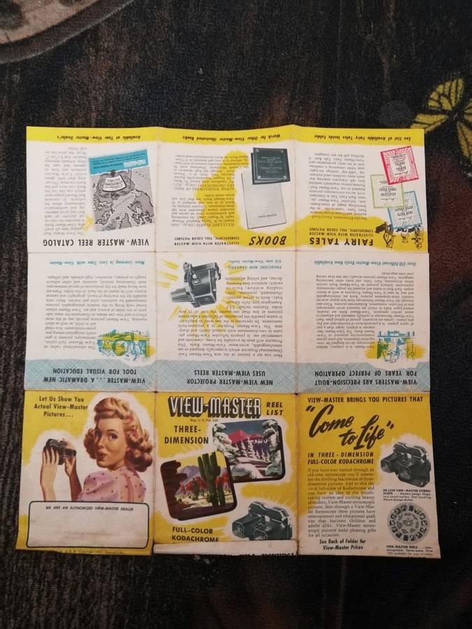 Amazing1950s Sawyers Vintage Viewmaster 3 D Viewer, Junior Projector and around 56 different reels.