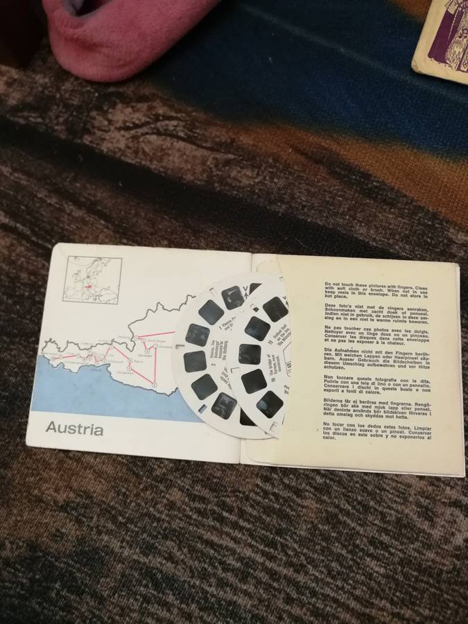 Amazing1950s Sawyers Vintage Viewmaster 3 D Viewer, Junior Projector and around 56 different reels.