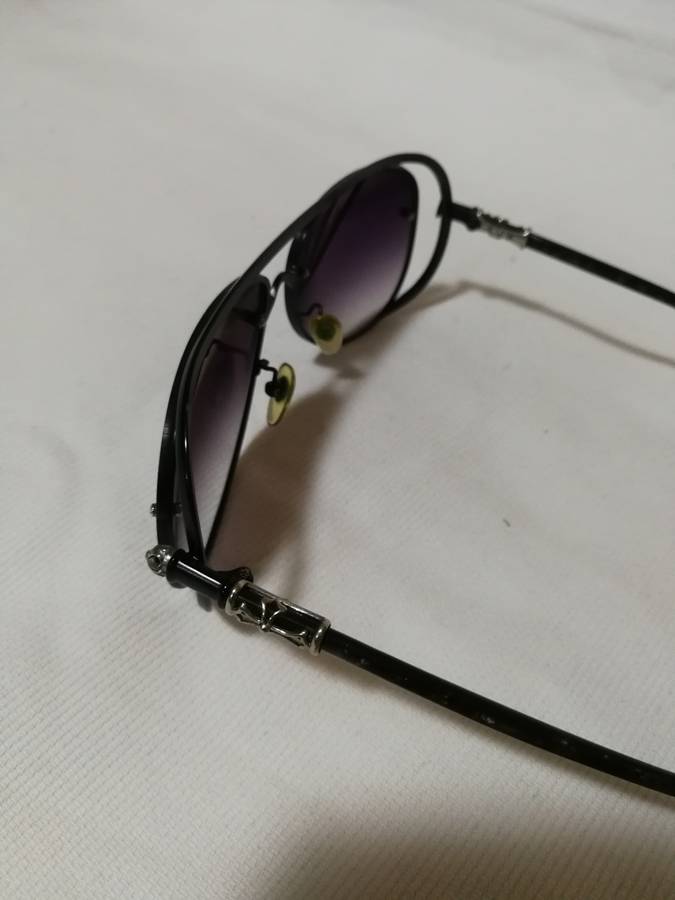 `CHROME HEARTS` Designer Celebrity Sunglasses. Beautiful metal detail with orig case. Read details