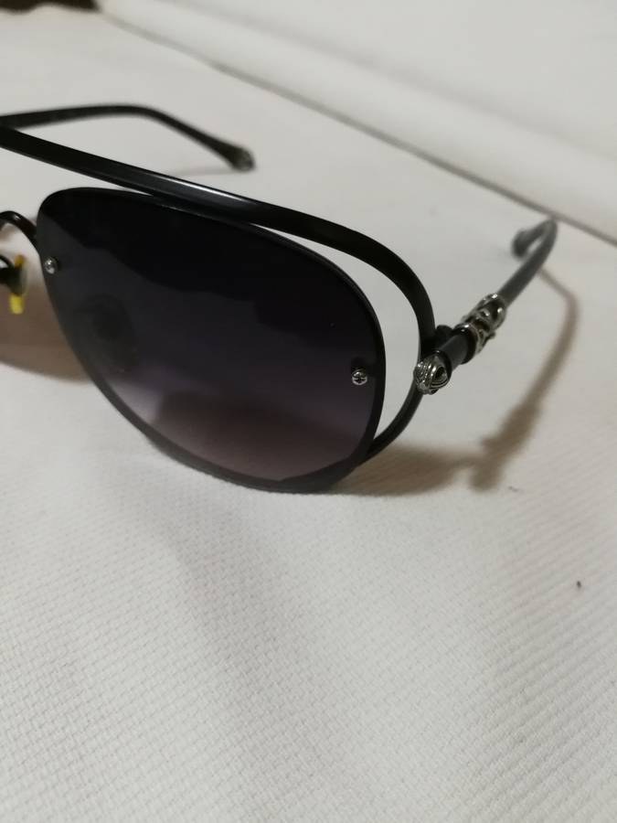 `CHROME HEARTS` Designer Celebrity Sunglasses. Beautiful metal detail with orig case. Read details