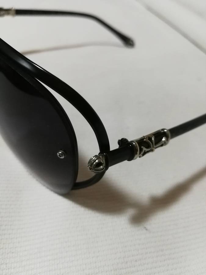 `CHROME HEARTS` Designer Celebrity Sunglasses. Beautiful metal detail with orig case. Read details