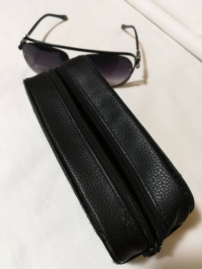 `CHROME HEARTS` Designer Celebrity Sunglasses. Beautiful metal detail with orig case. Read details