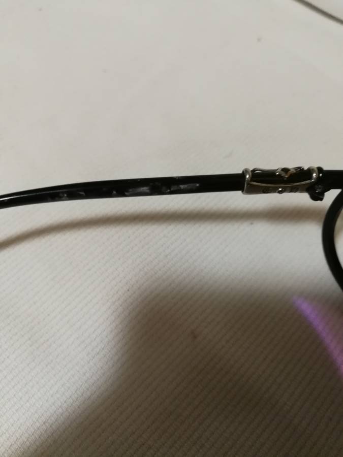 `CHROME HEARTS` Designer Celebrity Sunglasses. Beautiful metal detail with orig case. Read details