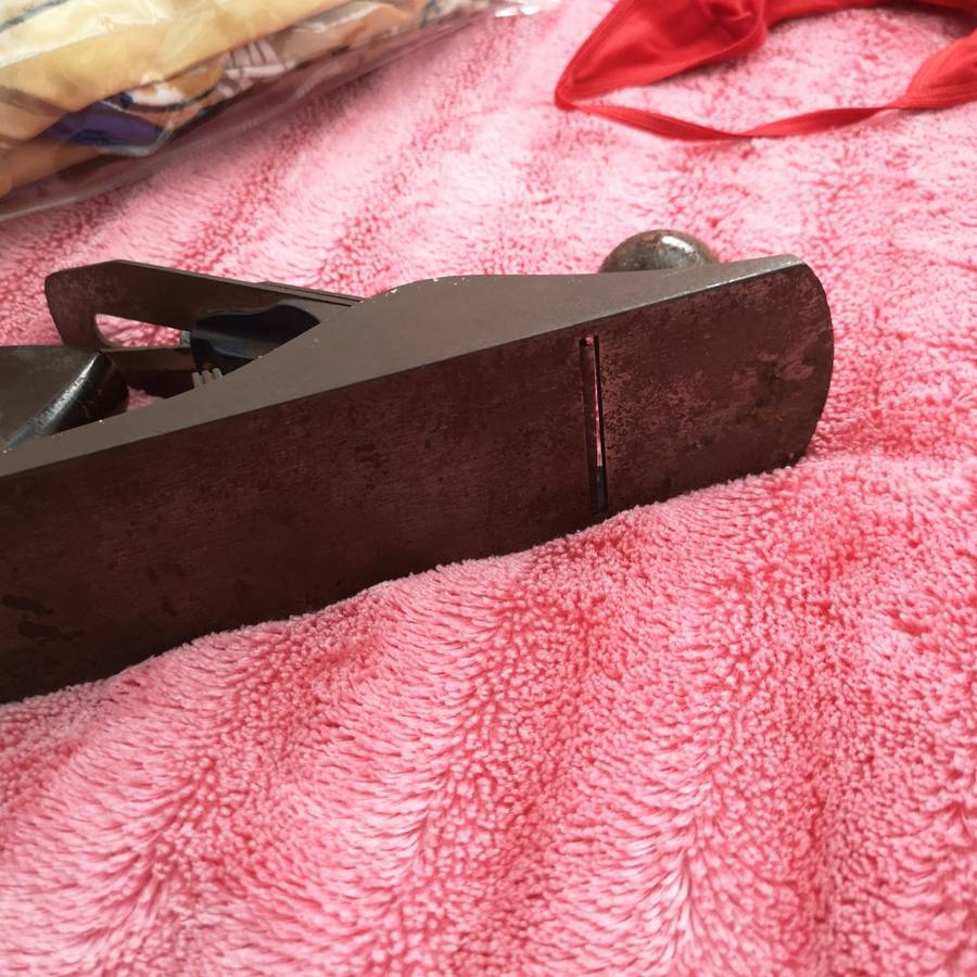 VINTAGE `RECORD` NO 04 PLANE-  MADE IN ENGLAND. ROSEWOOD HANDLES.