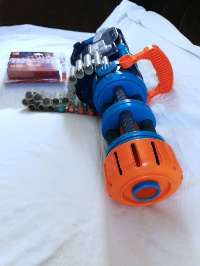 MG-25 Gatling Blaster Motorized Machine Gun fires n-strike Nerf darts tested