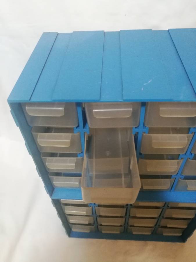 Utility Box 32 Drawer. 16 x 2 Expandable