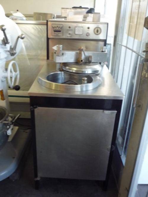 PRESSURE KING PRESSURE FRYER