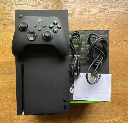 xbox series x in box