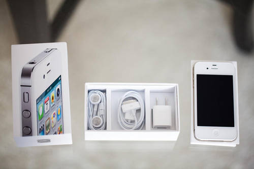 Apple iPhone 4s - 8gb- NEW - Original - White - LIMITED Stock