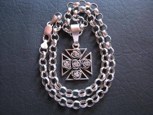 Exquisite Sterling Silver Cross with a Cz Stone in the centre of each Rose on a Chunky Chain