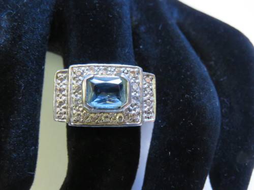 Stunning Sterling Silver Ring with a Blue Stone
