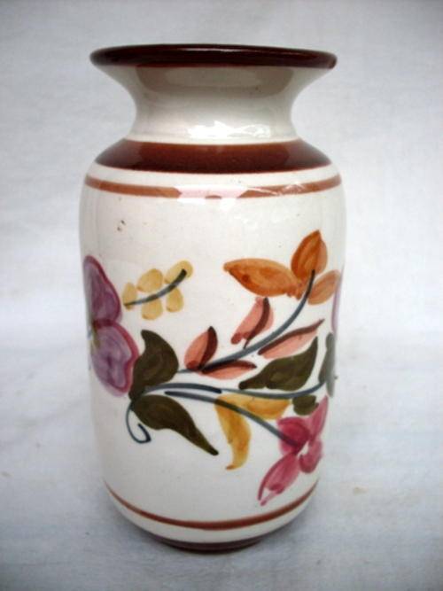 CERAMIC OR PORCELAIN VASE HEIGHT 17cm