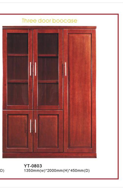 Sale!!! 3 doors bookcase 1.35m(w) * 2.0m(H) * 0.45m(D)