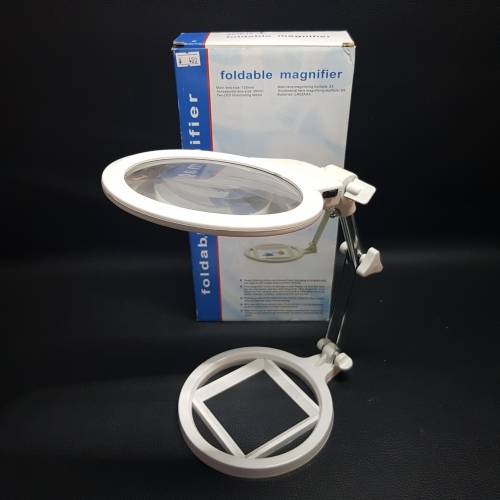Foldable Table Magnifier