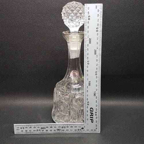 Highly Decorative Cut Chrystal Decanter