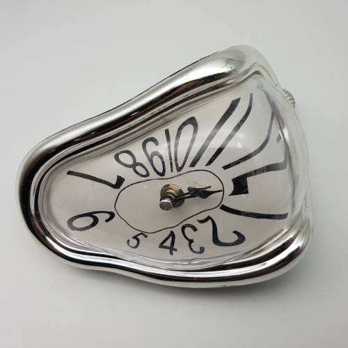 Salvador Dali Melting Clock (Hard Plastic, Working)