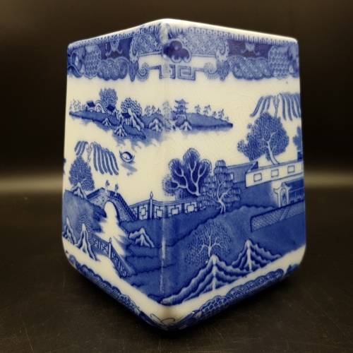 Vintage Blue and White Oriental Themed Ringtone Tea Merchants Vase!!!!