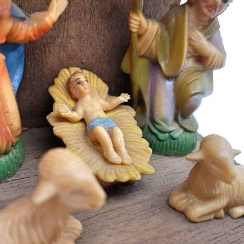 RARE!!!! Vintage Wood and Deposed Religious Diorama!!!!