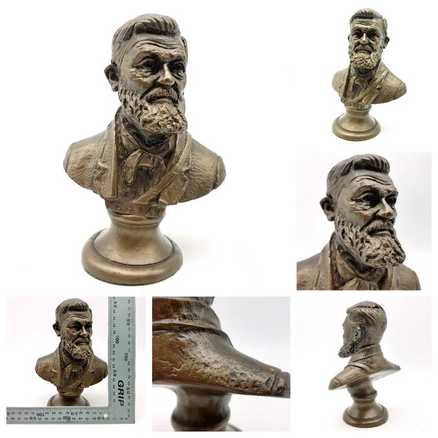 P. Minnaar Cold Cast Bronze Bust - Generaal CR de Wet