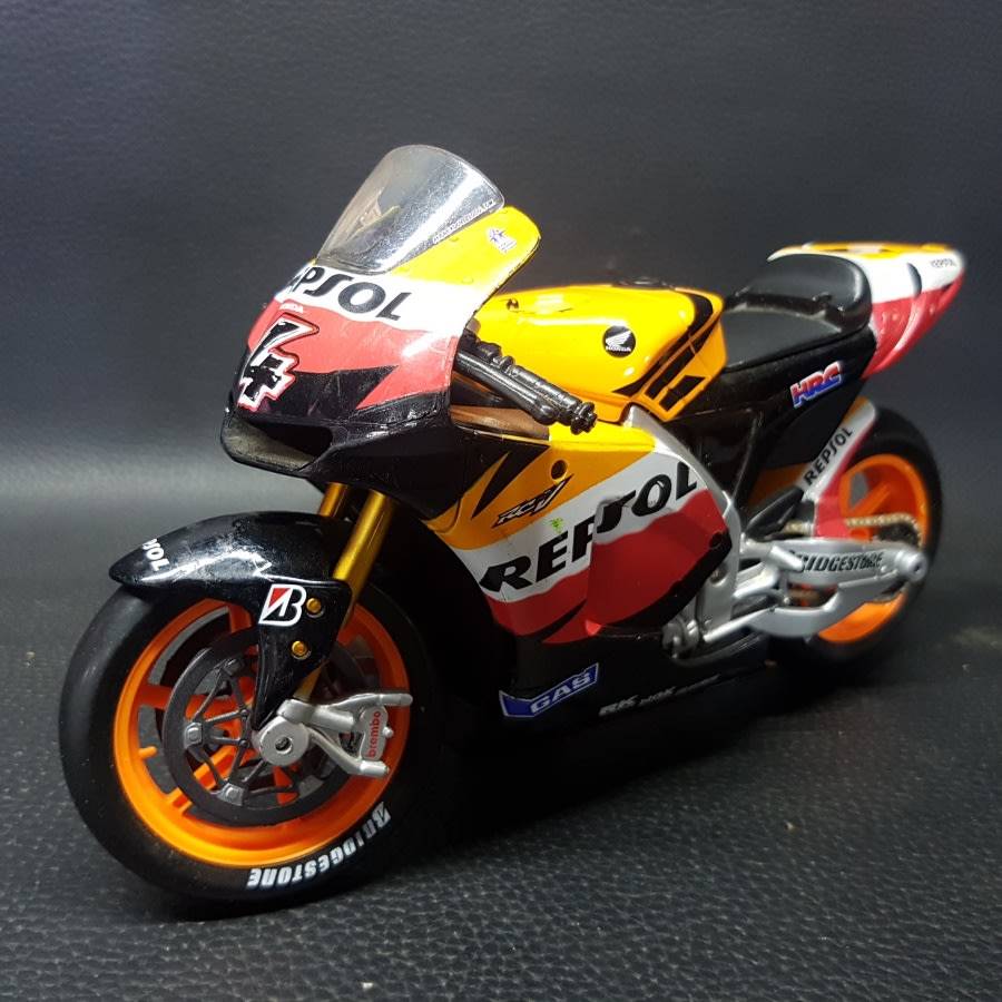 Detailed Original Maisto Super-bike!!! (200mm x140mm)