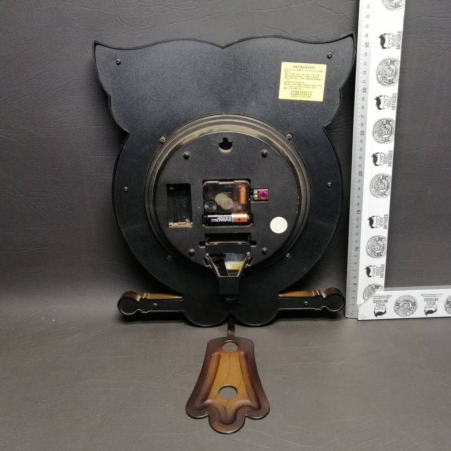 RARE!!! LARGE Original Vintage Owl Wood Finished Wall Clock (Clock Works, Pendulum Not Tested)
